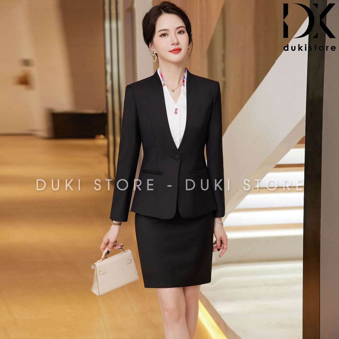 bộ vest nam 1 cúc màu đen không cổ cao cấp bo-vest-nam-1-cuc-mau-den-khong-co-cao-cap-DKU0116-1.jpg